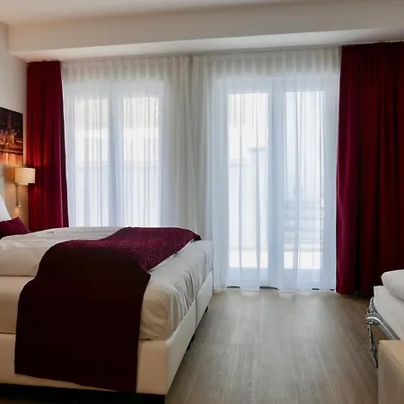 Hotel Rafaela 3*
