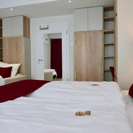 Hotel Rafaela 3*